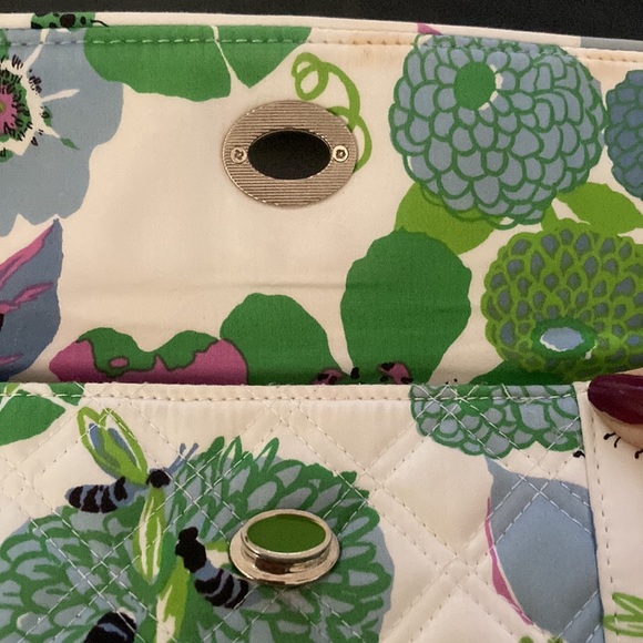 Vera Bradley handbag - white with butterflies, flowers, grasshopper pattern - Picture 5 of 6